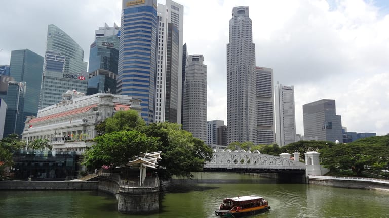 Singapur ist eine moderne, ansehnliche Stadt – Verschmutzungen werden dort nicht toleriert und entsprechend mit hohen Geldbußen belegt.