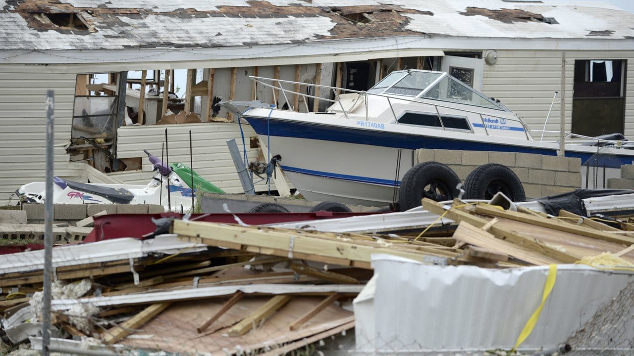 Auf der Insel Culebra, Puerto Rico, hat "Irma" schwere Schäden verursacht. Auf der Insel Culebra, Puerto Rico, hat "Irma" schwere Schäden verursacht.
