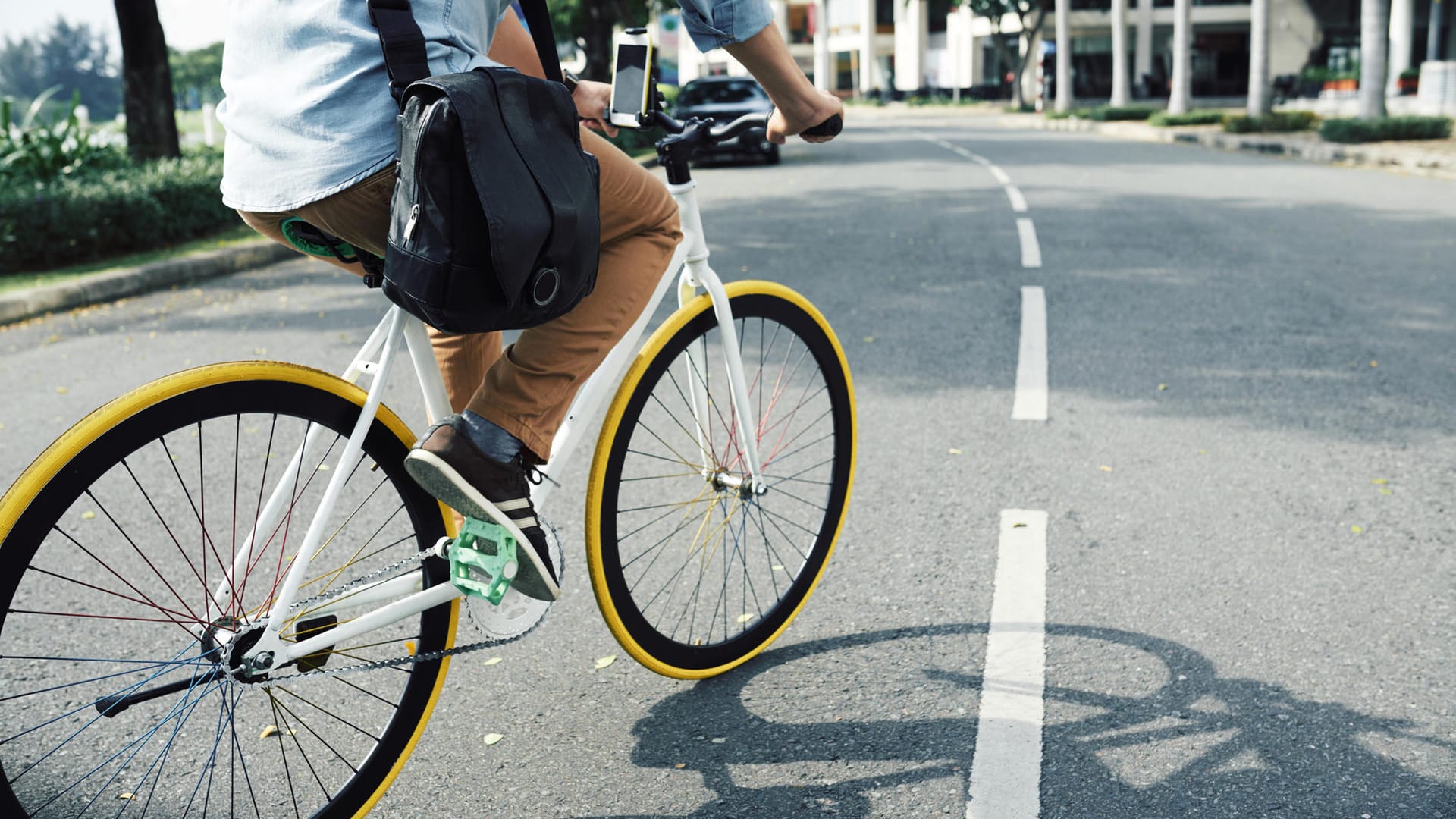 Kurze Strecken mit dem Fahrrad zu fahren eignet sich gut, um Sport in den Alltag zu integrieren.