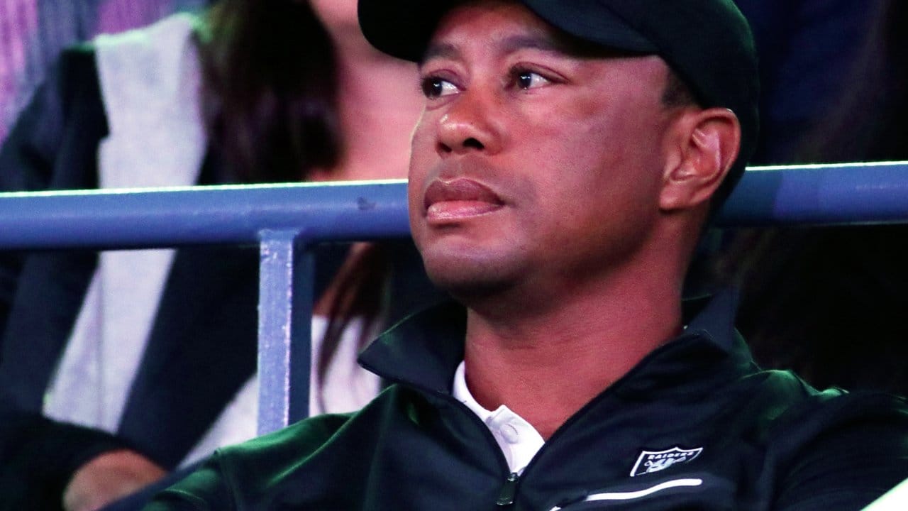 US-Golfstar Tiger Woods verfolgt das Match zwischen Rafael Nadal und Juan Martin del Potro.