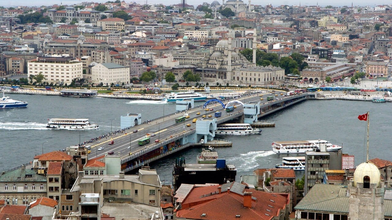 Die beiden Deutschen sollen am Sonntag in Istanbul festgenommen worden sein.