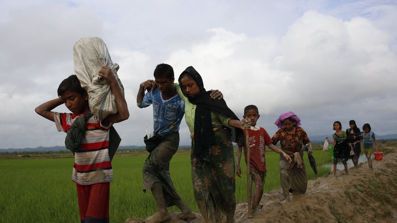 Endlich in Sicherheit: Rohingya-Flüchtlinge haben die Grenze zwischen Bangladesh und Myanmar überquert.