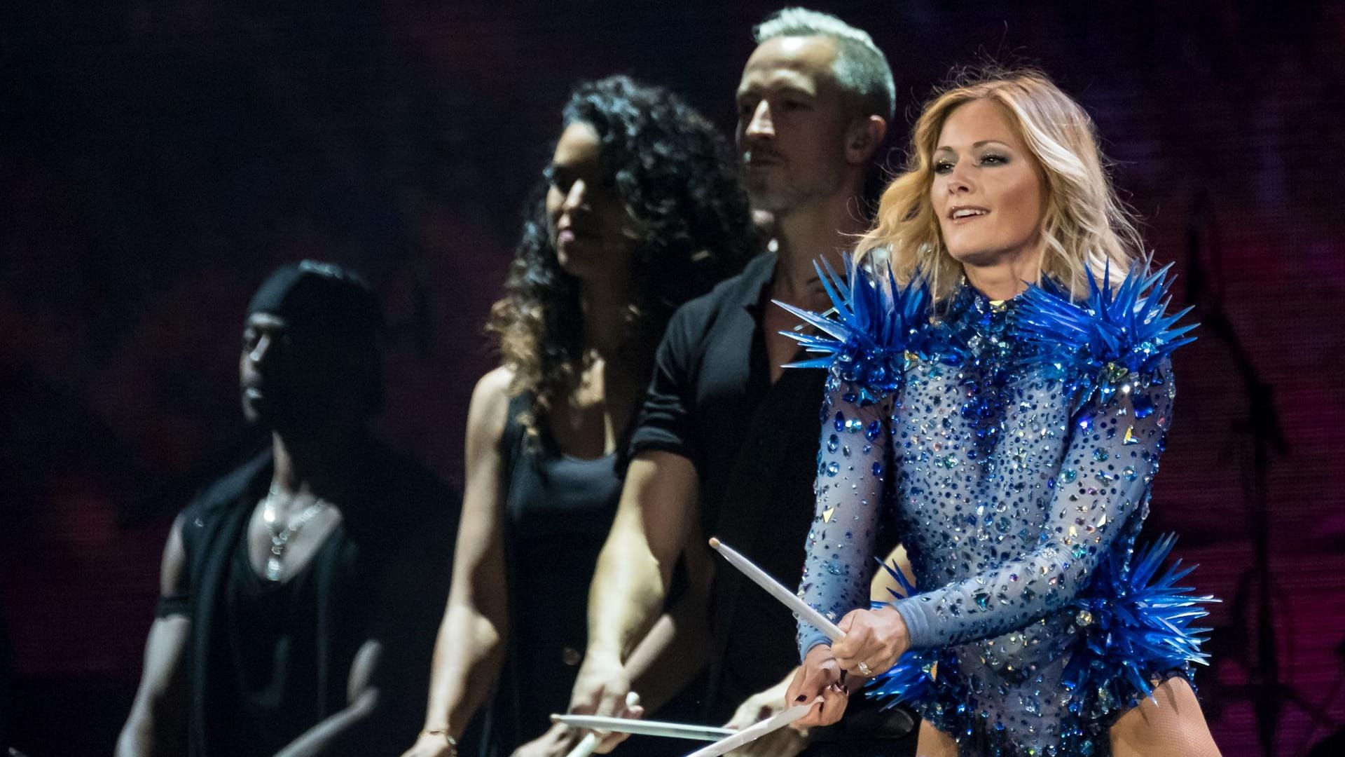 Jetzt auch als Schlagzeugerin: Helene Fischer zum Start ihrer Deutschland-Tournee iin Hannover.