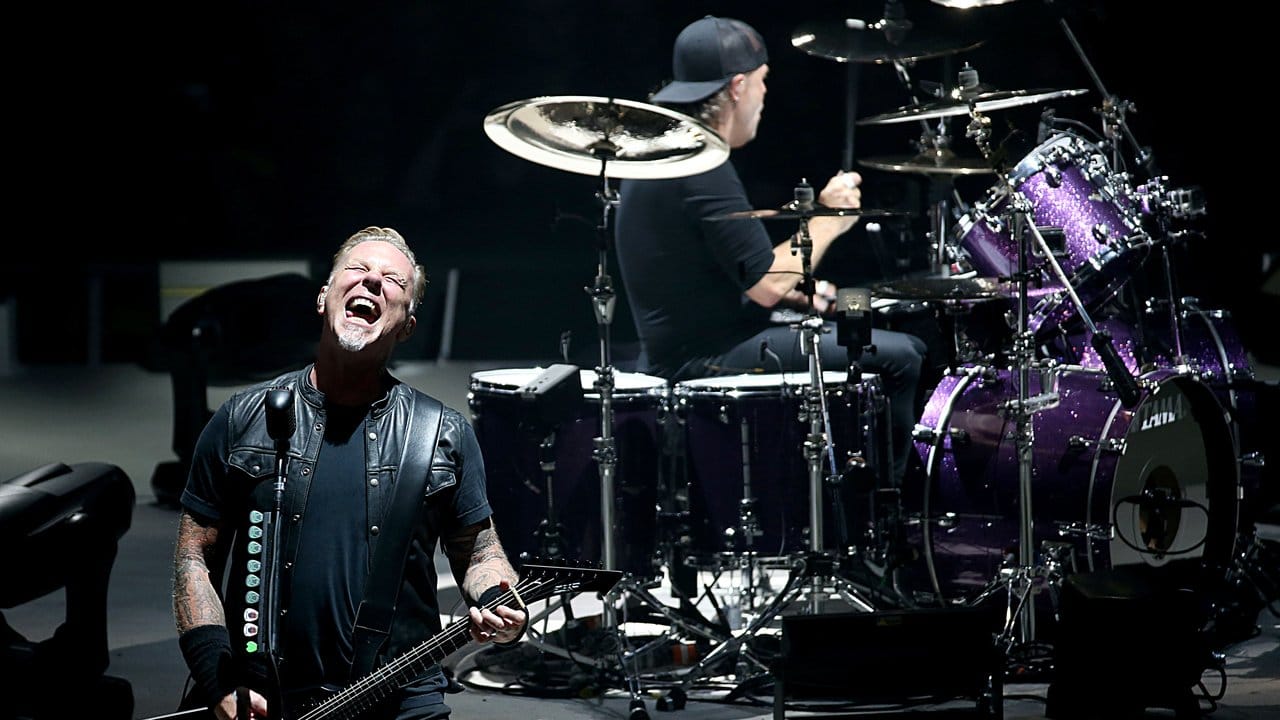 James Hetflield schreit sich die Seele aus dem Leib. James Hetflield schreit sich die Seele aus dem Leib.