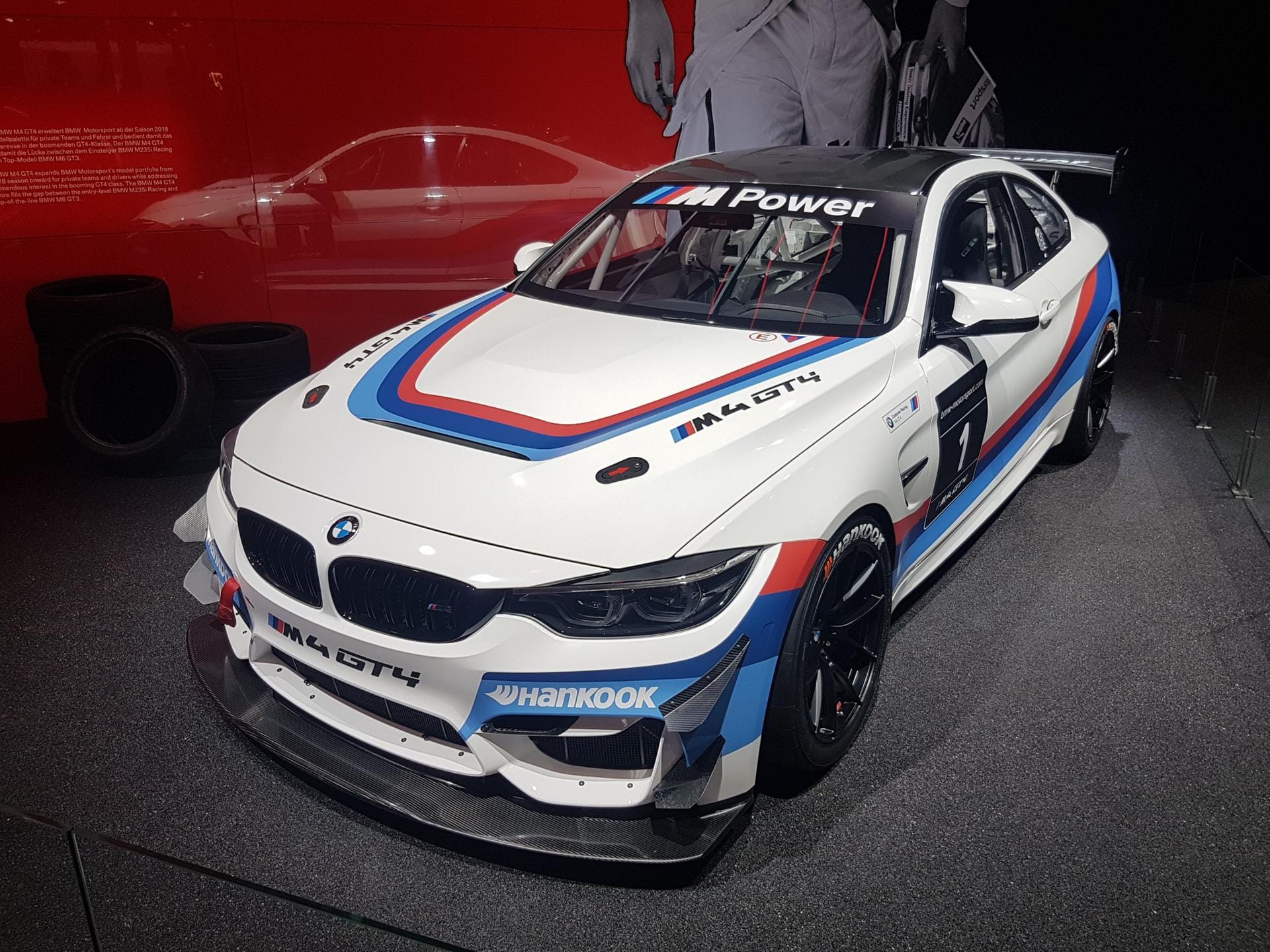 Neben dem M8 GTE zeigt BMW auch den M4 GT4.