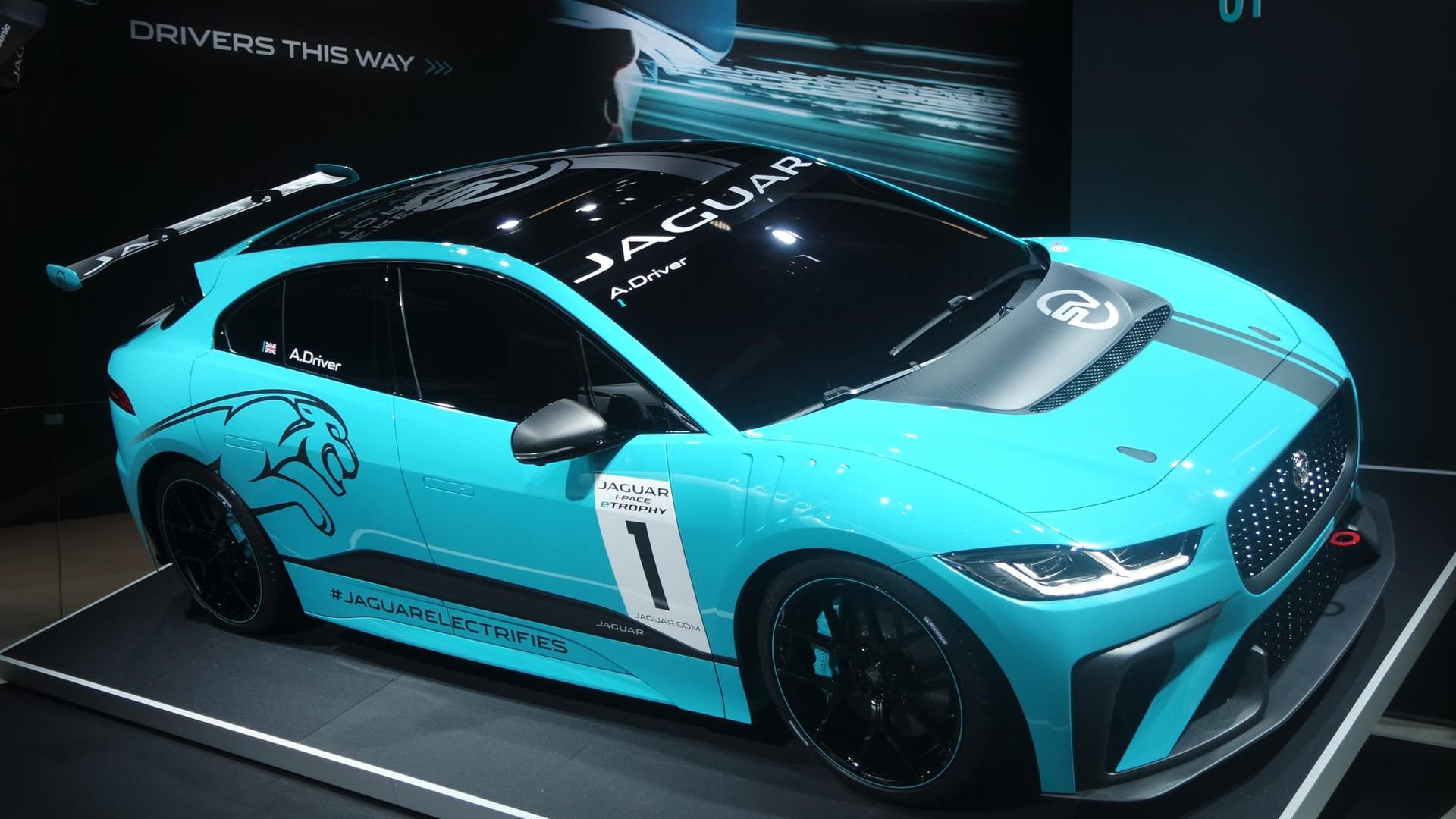 Jaguar zauberte den I-Pace "eTrophy" aus dem Hut.