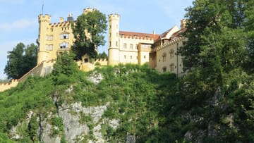 Blick auf das Schloss Hohenschwangau in Schwangau im Allgäu.