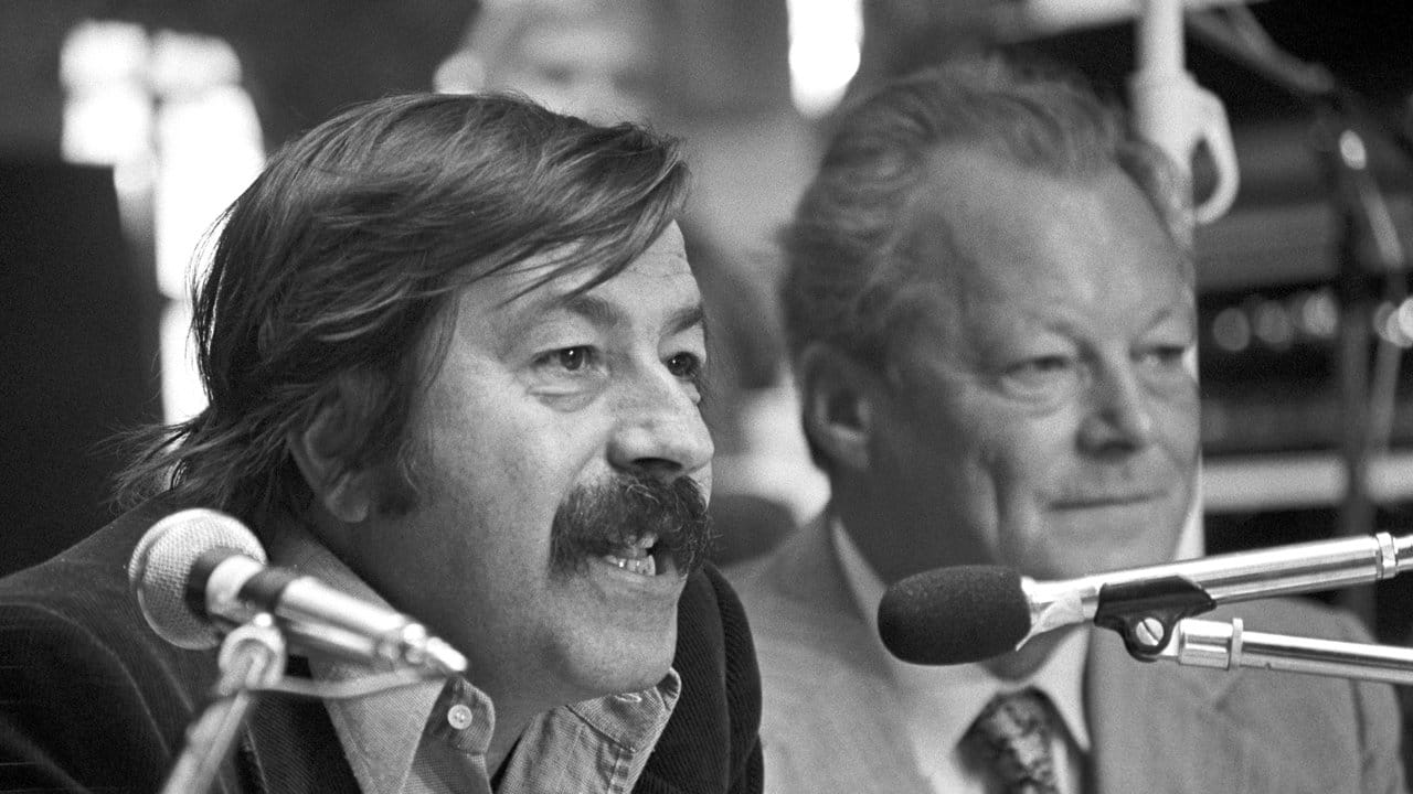 Williy Brandt (r) wurde von Künstlern wie Günter Grass (l) gemocht - und stand auf Marschmusik. Williy Brandt (r) wurde von Künstlern wie Günter Grass (l) gemocht - und stand auf Marschmusik.