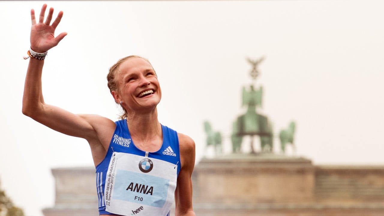 Anna Hahner freut sich in Berlin über ihren fünften Platz in der Gesamtwertung der Frauen.