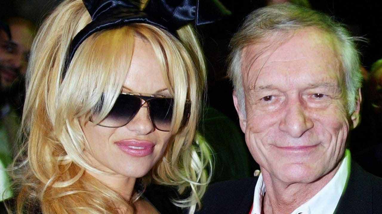 Auf mehr als ein Dutzend "Playboy"-Titelbildern war Pamela Anderson zu sehen, zuletzt 2016 bekleidet nur mit einer Kette, auf der in großen goldenen Buchstaben "Sex" stand.