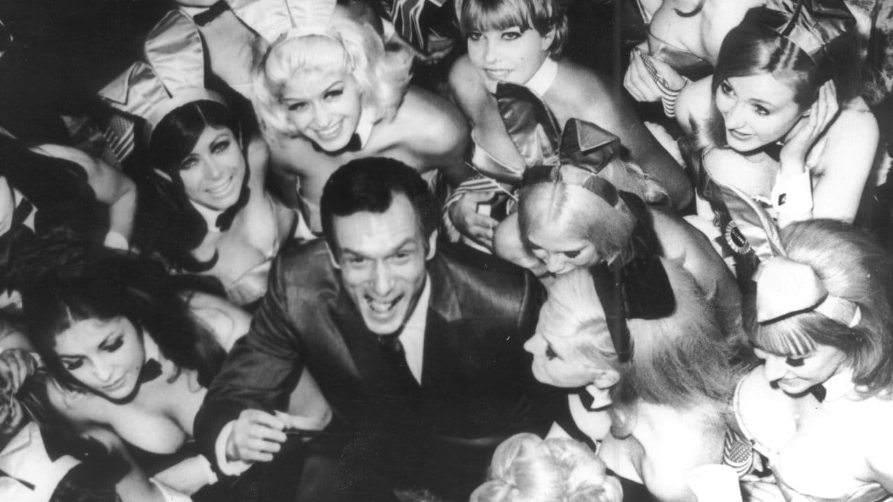 Hugh Hefner 1966 in London bei der Eröffnung eines Playboy Clubs.