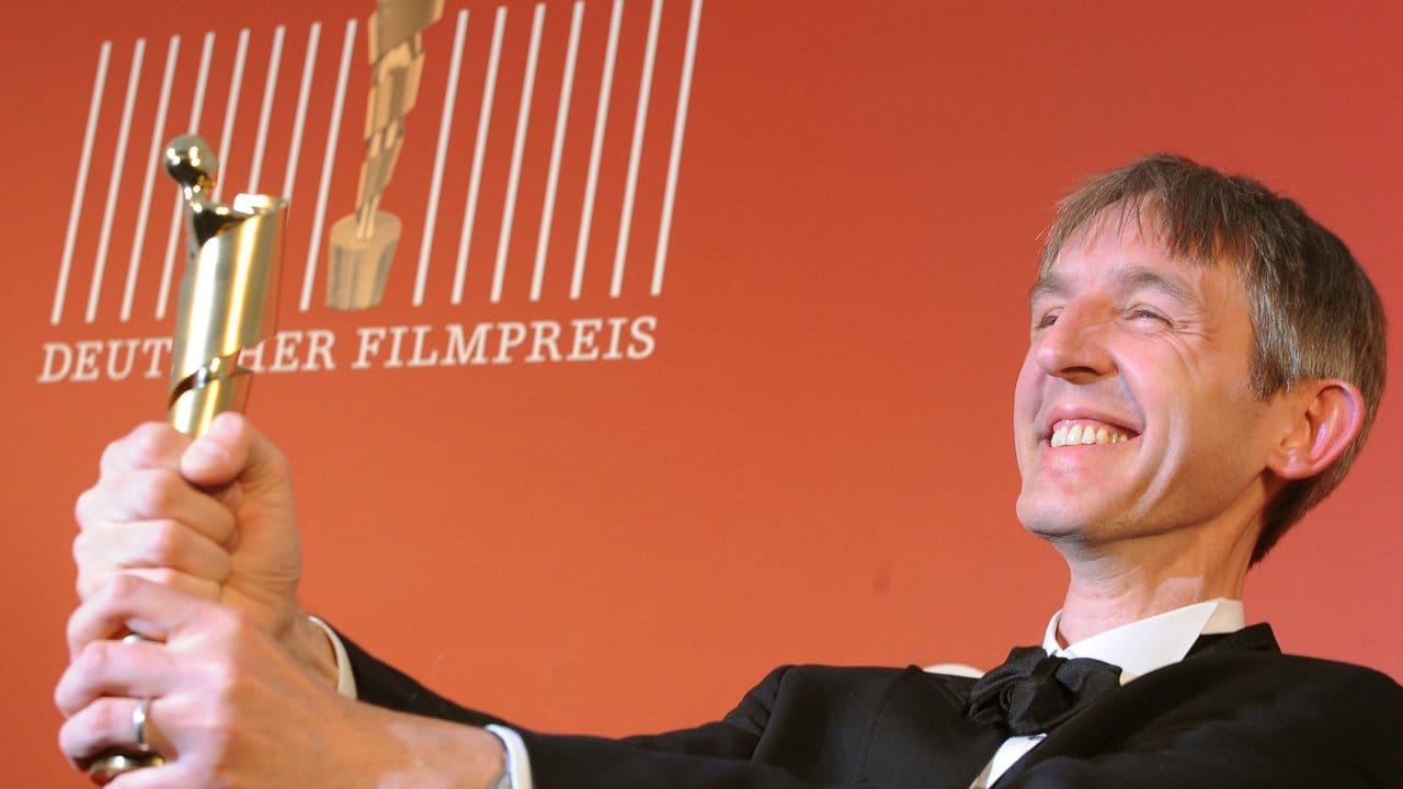 Andreas Schmidt erhielt 2009 den Deutschen Filmpreis als bester Nebendarsteller in dem Film "Fleisch ist mein Gemüse. Andreas Schmidt erhielt 2009 den Deutschen Filmpreis als bester Nebendarsteller in dem Film "Fleisch ist mein Gemüse.