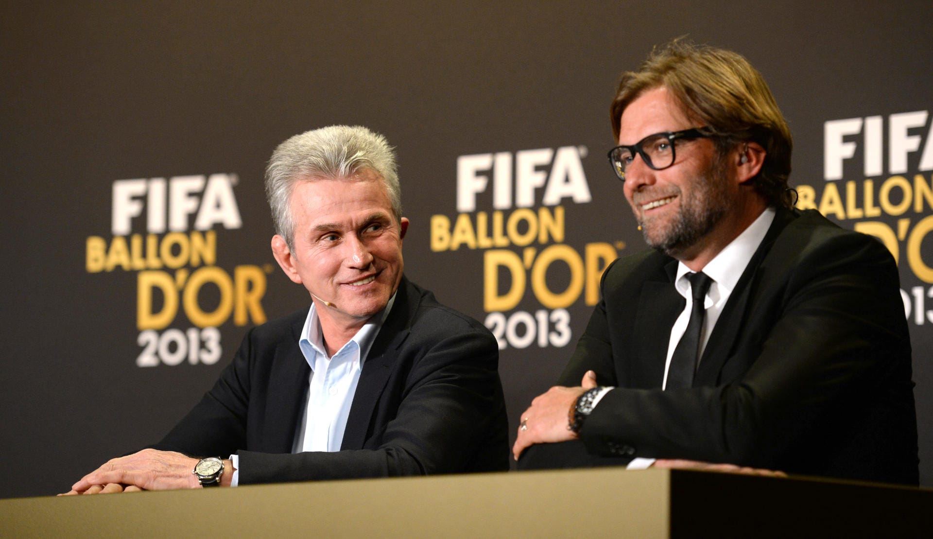 Danach prasselten die Ehrungen auf den Erfolgscoach nur so ein: Der Auszeichnung zum Welttrainer (links, mit Jürgen Klopp auf der FIFA Ballon d'Or Gala 2013 in Zürich am 13. Januar 2014) folgte unter anderem...