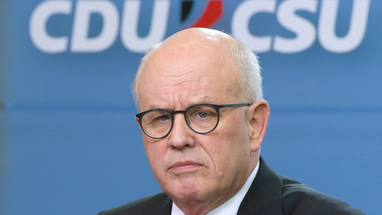 Fraktionschef Volker Kauder ist gegen eine politische Kursänderung der Union.