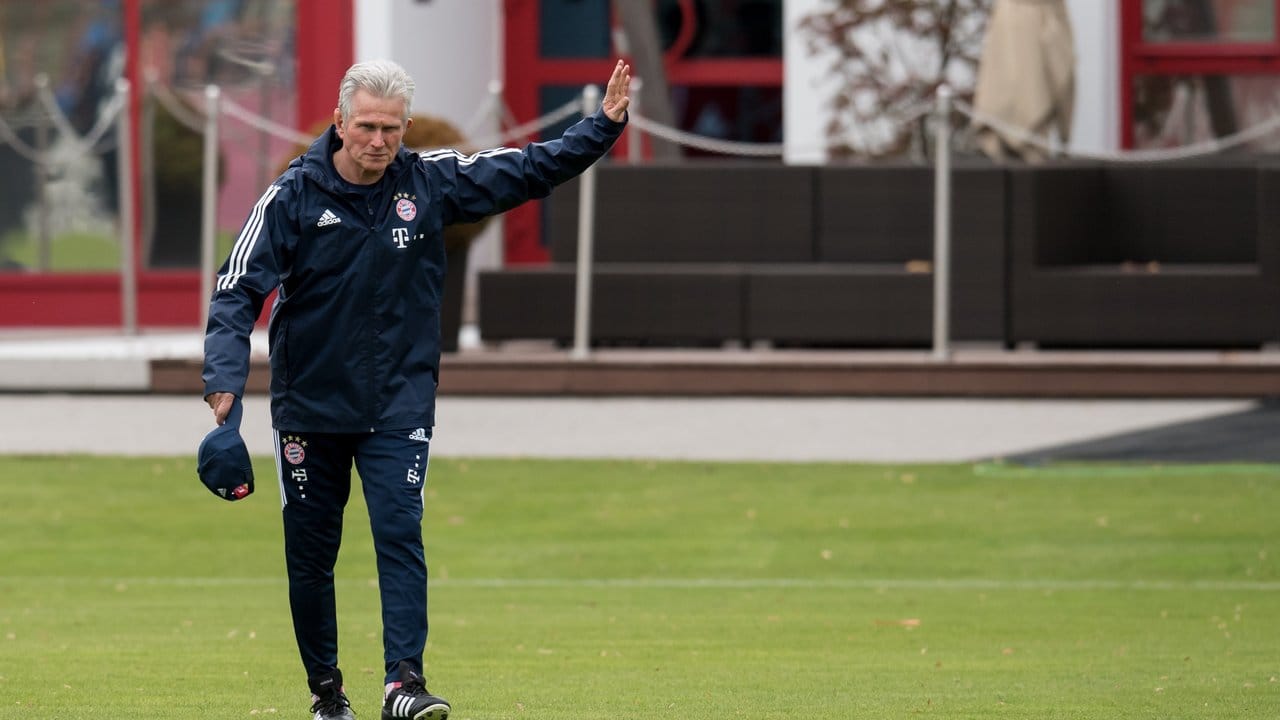 Zurück an alter Wirkungsstätte: Jupp Heynckes bei seinem ersten Training als neuer Bayern-Coach.