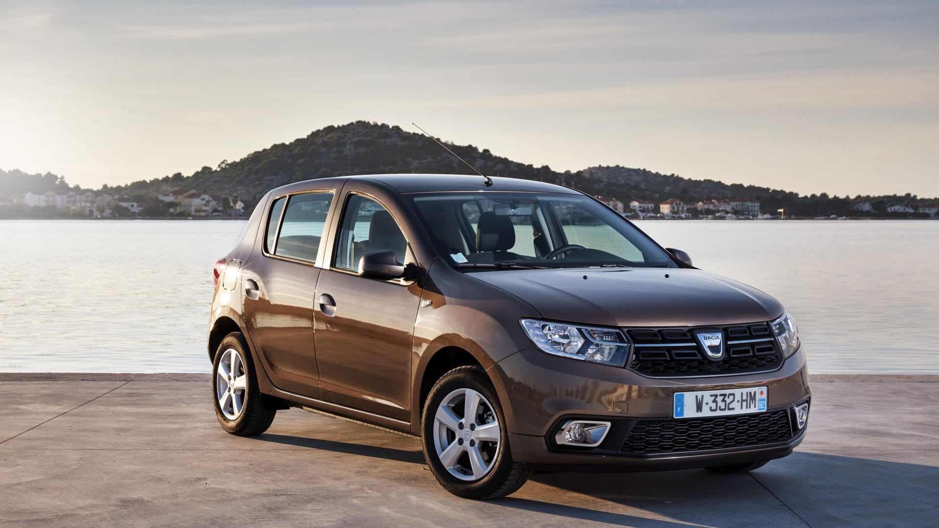 Der "Dacia Sandero" ist im Alltag das günstigste Auto unter den Klein- und Kleinstwagen. Der Anschaffungspreis beträgt 6990 Euro.