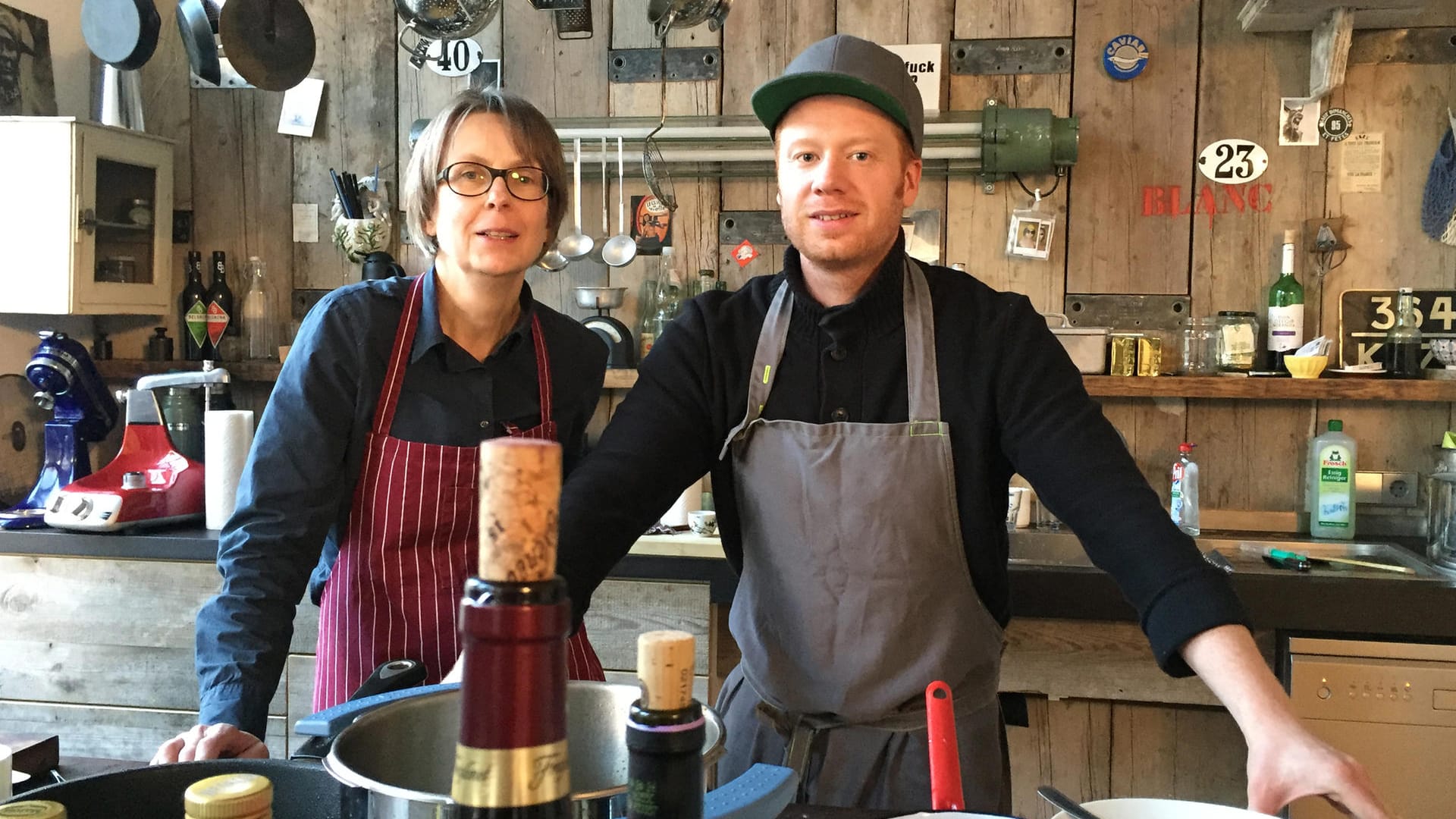 Anke Rabeler und Max Faber werden gebucht, um die Rezepte von Kochbüchern nachzukochen und fotogen anzurichten.