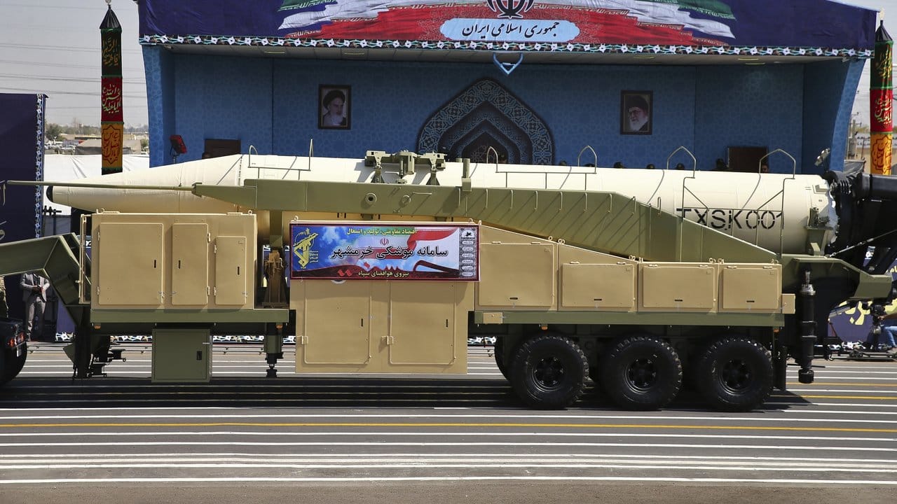 Die neueste Rakete Irans hat angeblich eine Reichweite von etwa 2000 Kilometern.