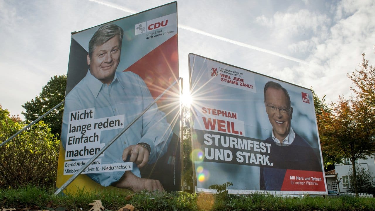 Wahlplakate von CDU und SPD in der niedersächsischen Landeshauptstadt Hannover.
