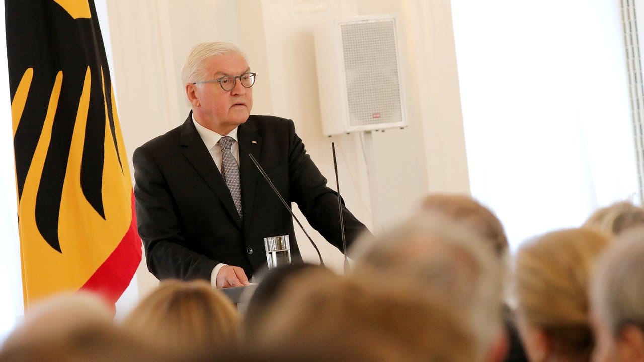 Bundespräsident Frank-Walter Steinmeier hält zum Gedenken an den 40.
