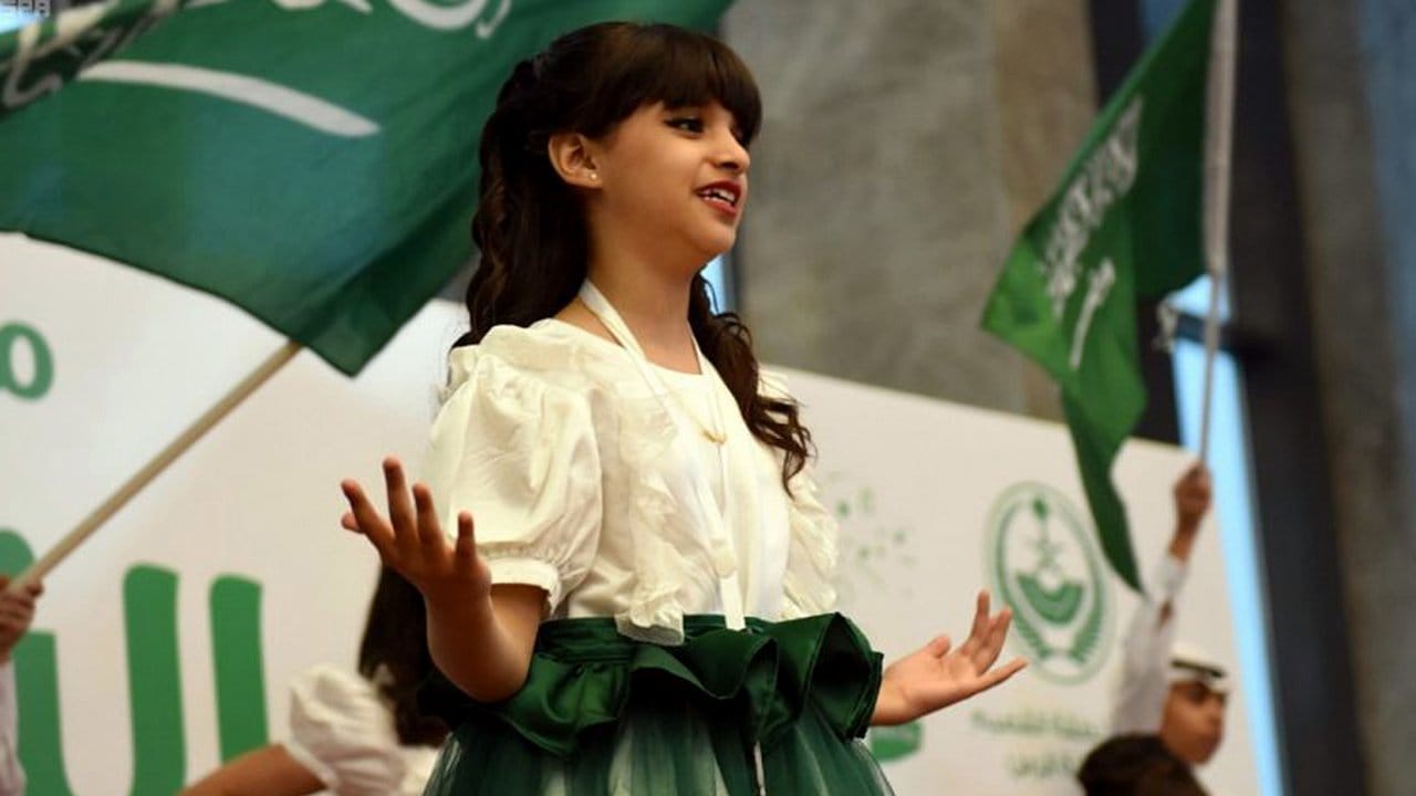 Für Saudi-Arabien eine kleine Revolution: Ein Mädchen bei den Feierlichkeiten zum saudischen Nationalfeiertag. Für Saudi-Arabien eine kleine Revolution: Ein Mädchen bei den Feierlichkeiten zum saudischen Nationalfeiertag.