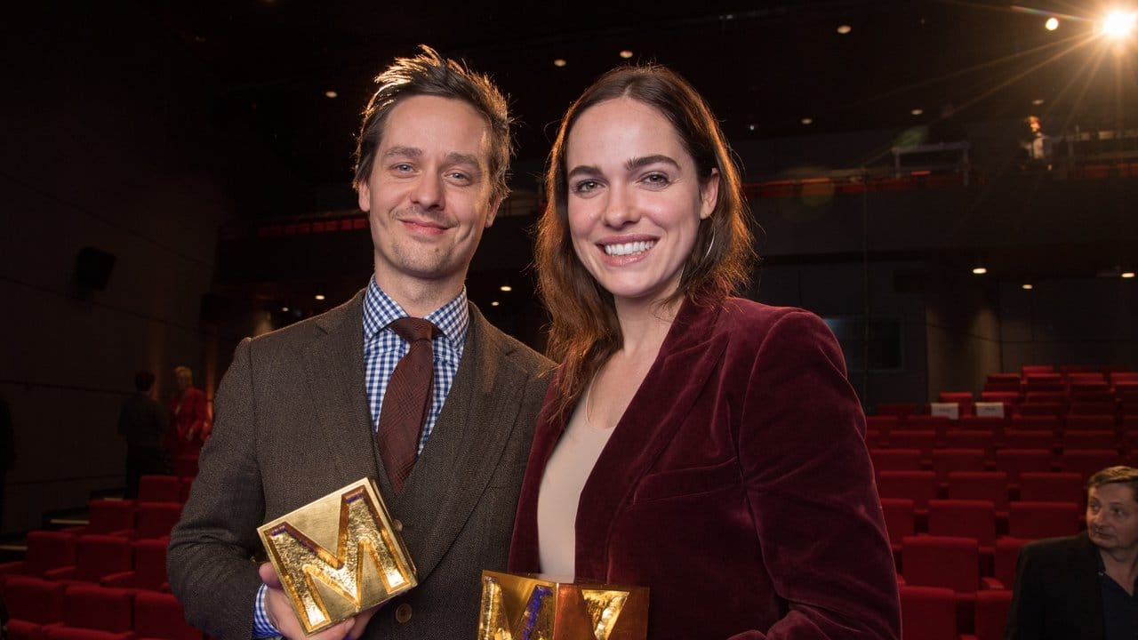 Tom Schilling und Verena Altenberger bei der Verleihung des Deutschen Regiepreises.