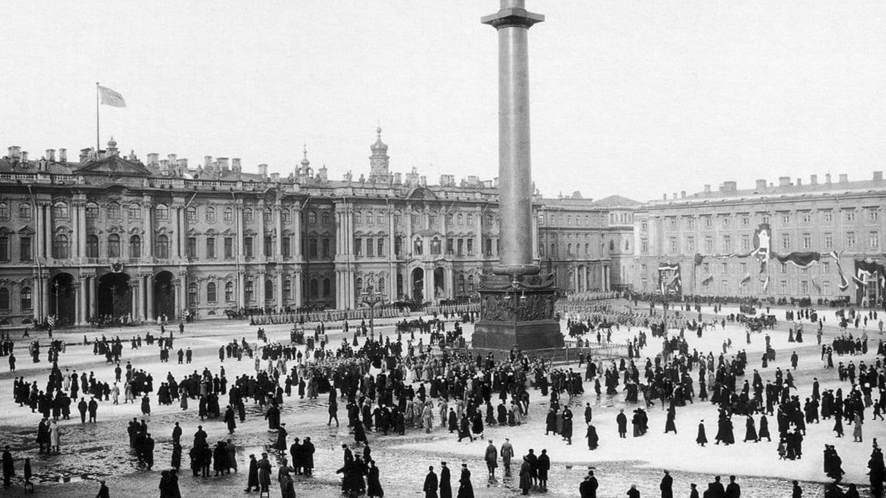 Der Winterpalast, auch Winterpalais genannt, im damaligen Petrograd, dem heutigen St.