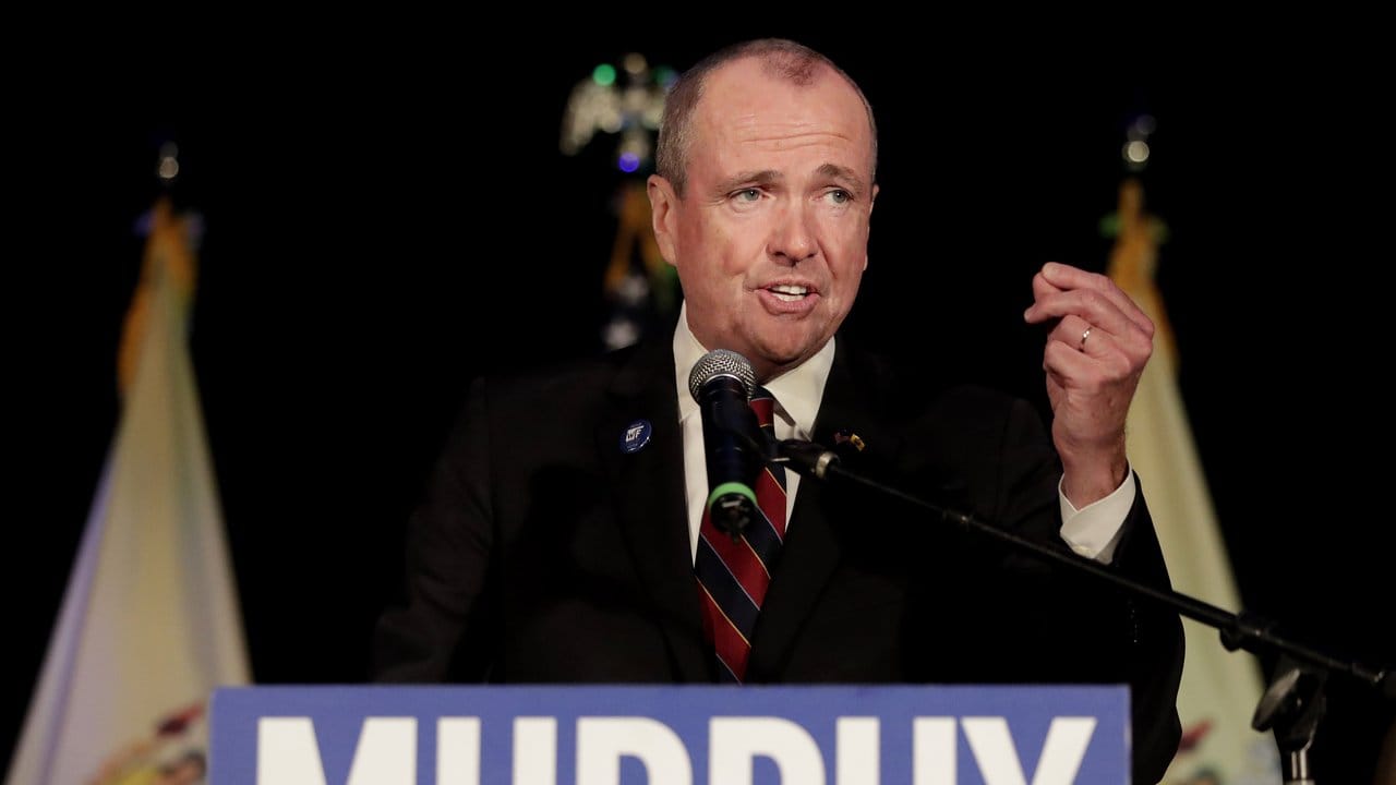 Der neue Gouverneur von New Jersey, Demokrat Phil Murphy, spricht nach seinem Wahlsieg zu seinen Unterstützern.