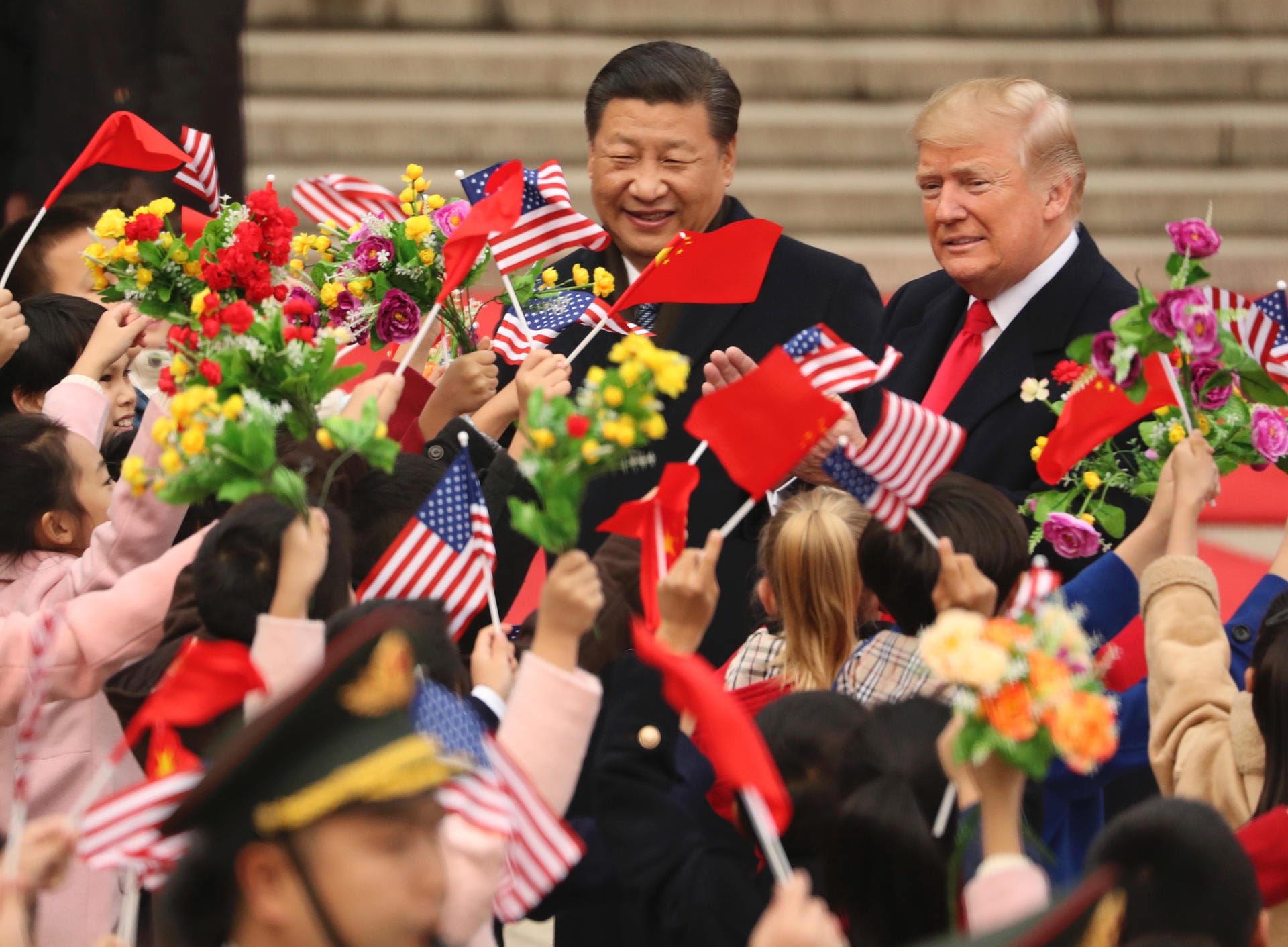 Trump 2017: Der US-Präsident hat seine Meinung komplett geändert und erklärt in Peking: "Es kann keine wichtigere Angelegenheit geben als die China-US-Beziehungen. Ich freue mich auf viele Jahre voller Erfolg und Freundschaft."