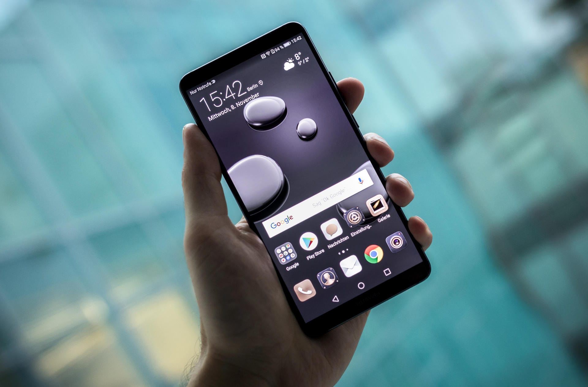 Großer Bildschirm, wuchtiges Telefon: Das Huawei Mate 10 Pro kommt mit sechs Zoll großem Bildschirm und Metallgehäuse.