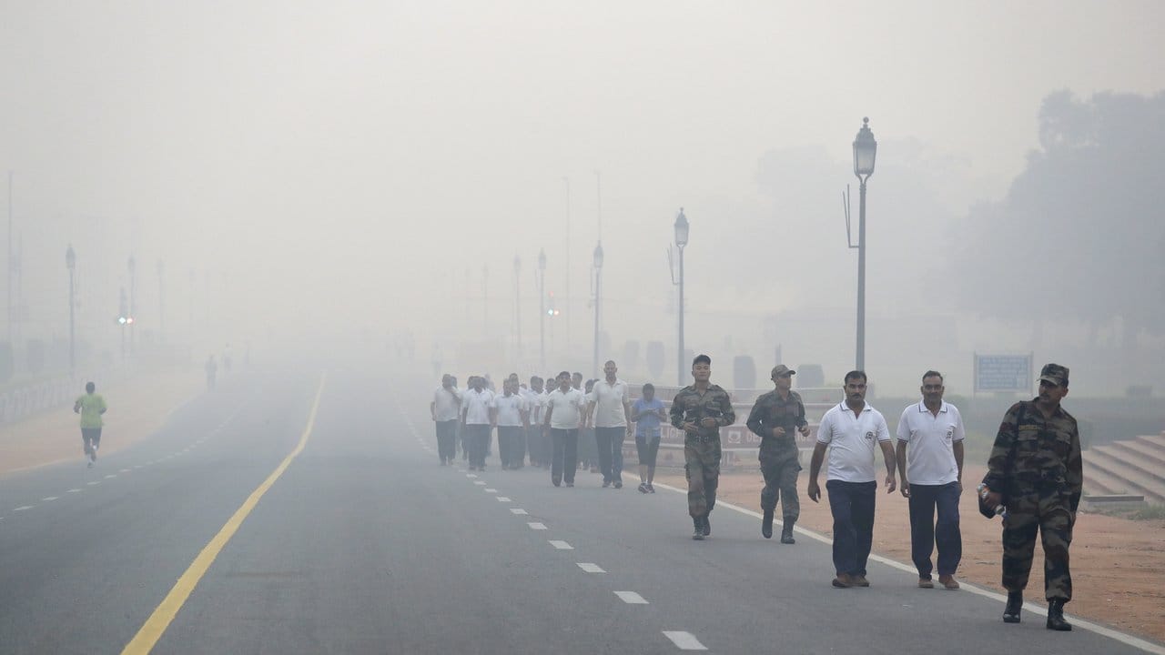 Ein Grund für den besonders starken Smog ist das Abbrennen von Ernterückständen durch Bauern in der Region.