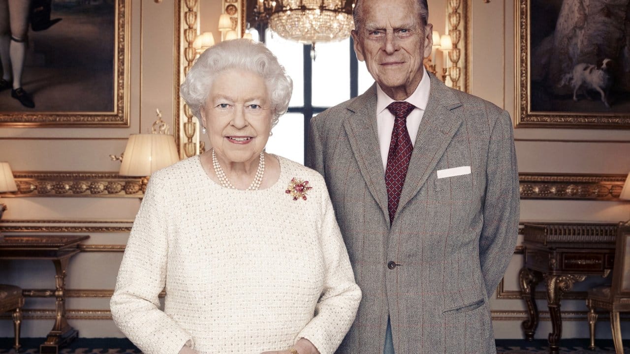 Königin Elizabeth und Prinz Philip in Windsor Castle in Windsor.