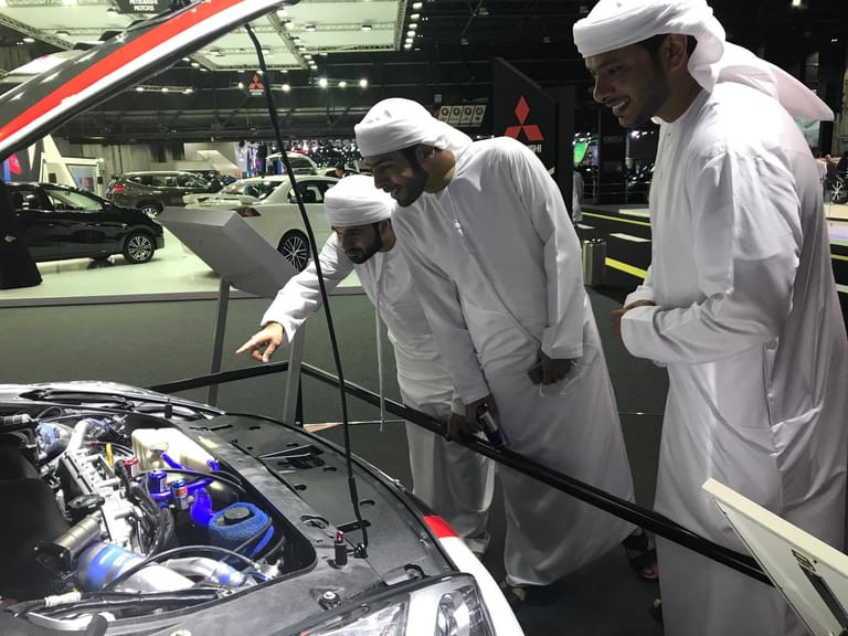 Die Autokunden in Dubai stehen vor allem eine Sache: Power und Leistung.