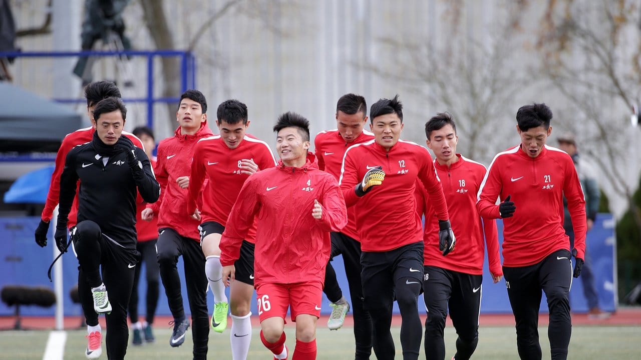 Die chinesischen U20-Spieler beim Training in Mainz.