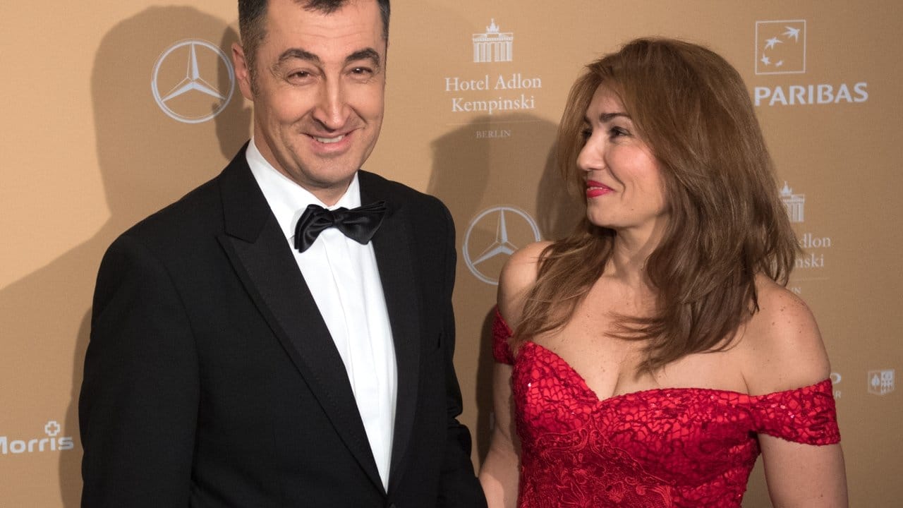 Cem Özdemir und seine Frau Pia Maria Castro kamen auch ins Adlon.