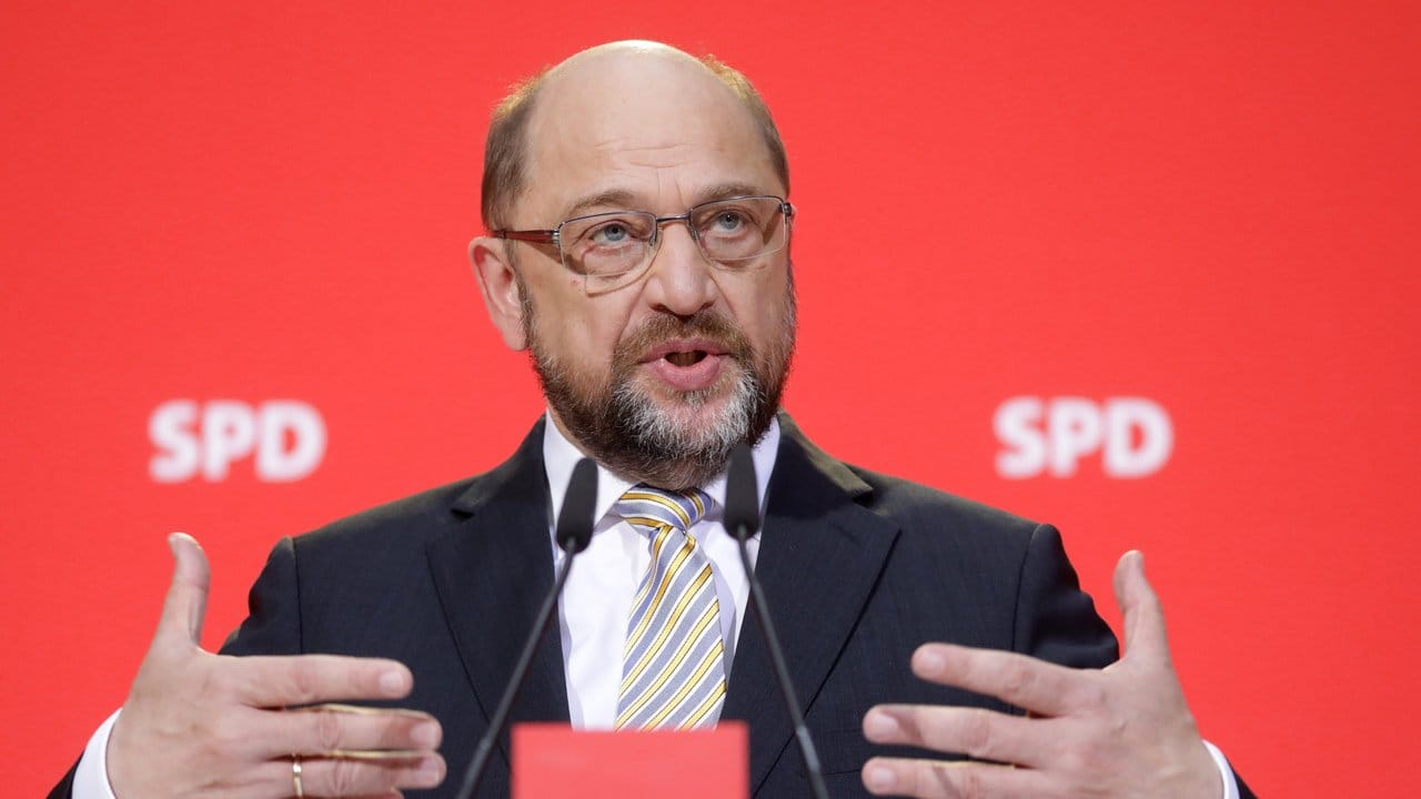 SPD-Parteichef Martin Schulz: "Keine Option ist vom Tisch. SPD-Parteichef Martin Schulz: "Keine Option ist vom Tisch.