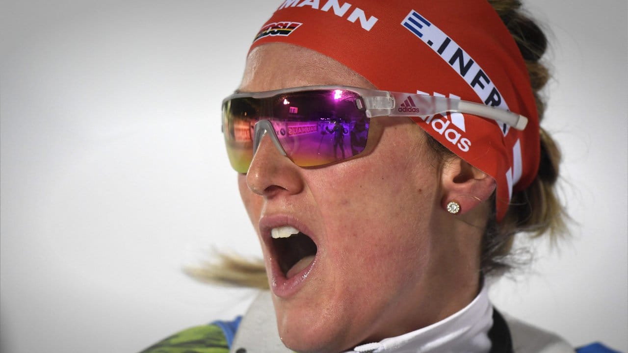 Denise Herrmann holt sich beim Sprint in Östersund überragend den Sieg.