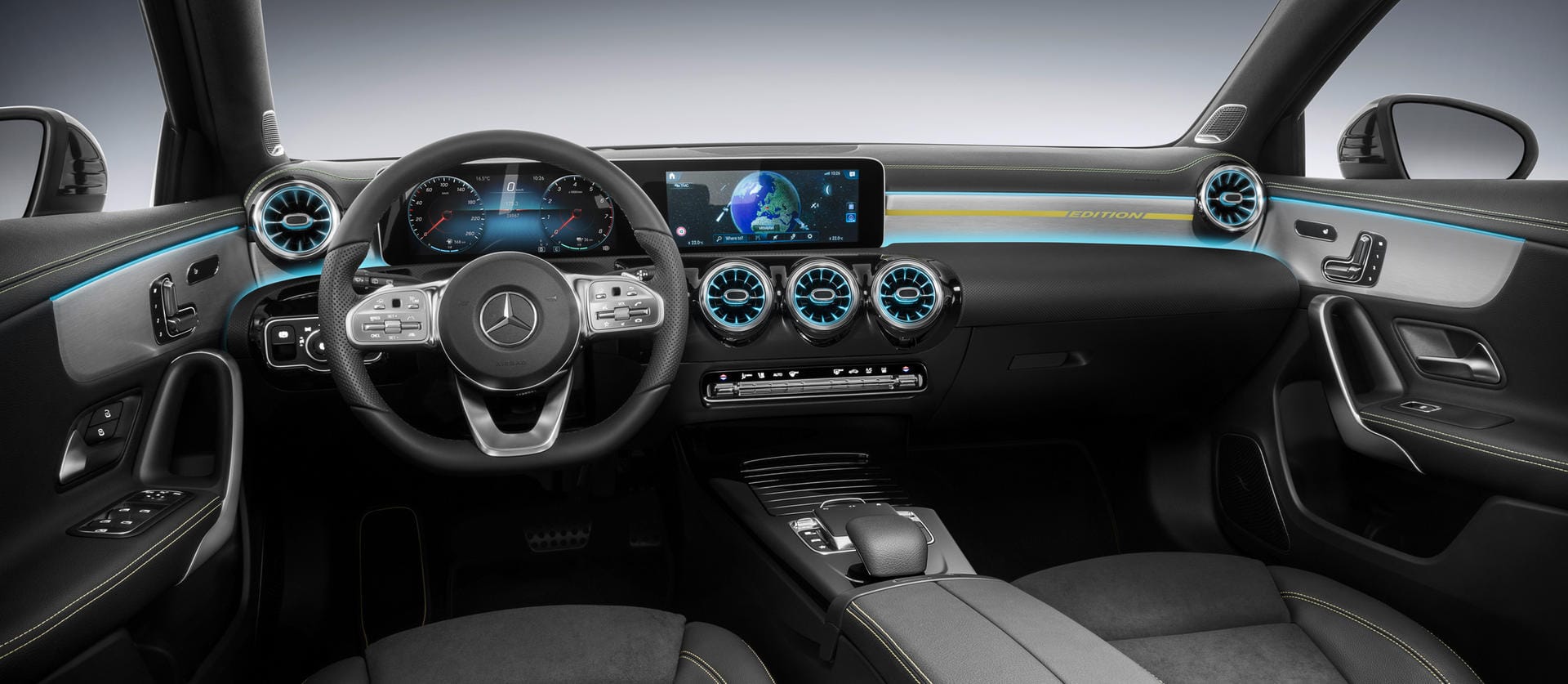 Mercedes bereitet den Start der nächsten A-Klasse vor – zunächst als Steilheck und zum Jahresende auch als Limousine.