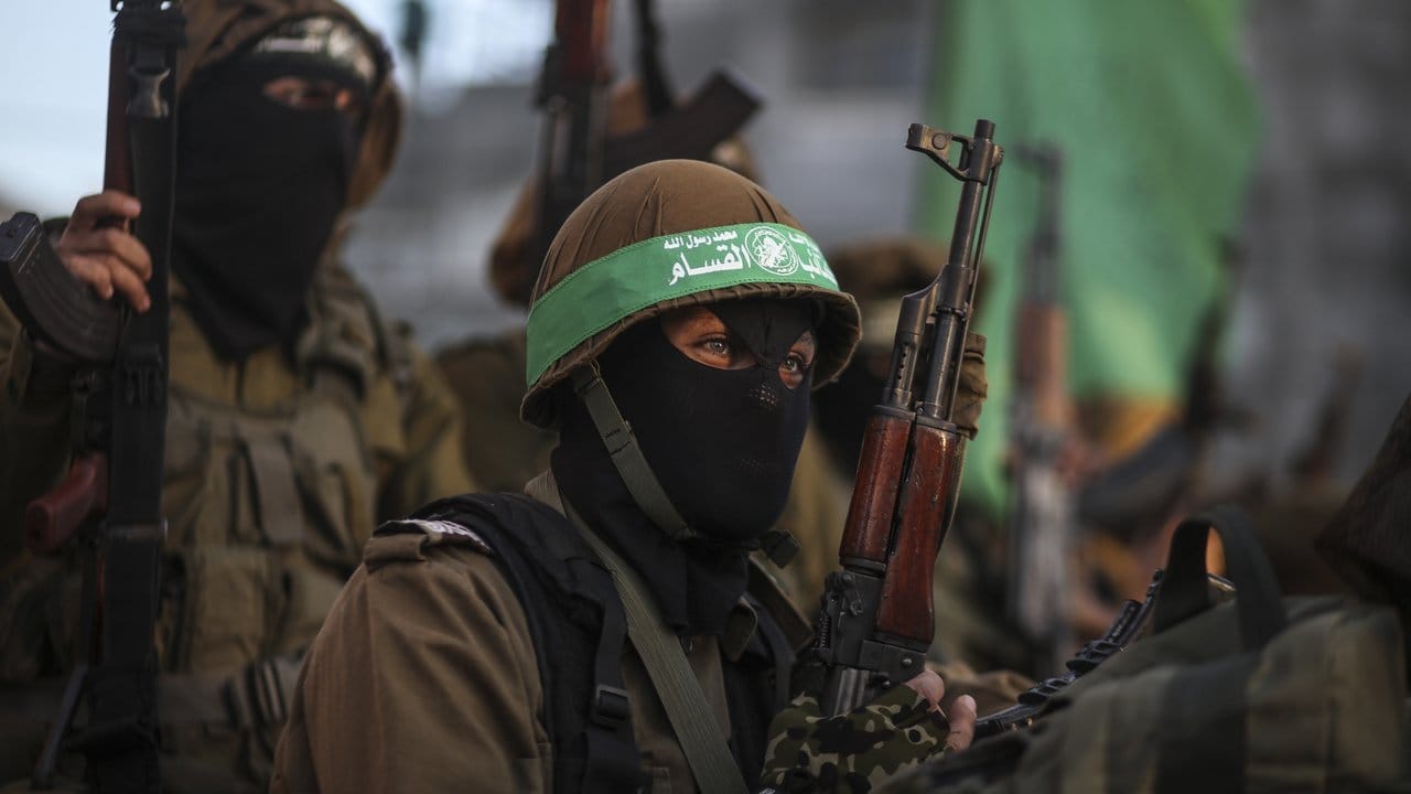 Mitglieder der Kassam-Brigade, dem bewaffneten Arm der Hamas, bei einer Demonstration in Gaza.