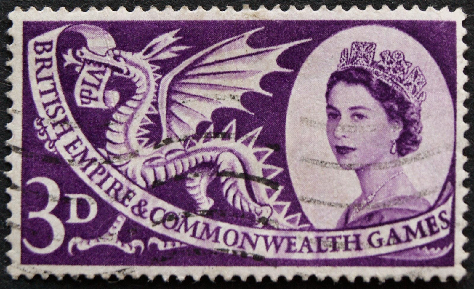Briefmarke mit Bild der Königin: Die Ehre der Queen zu verletzen, ist selbst beim Aufkleben von Briefmarken verboten.