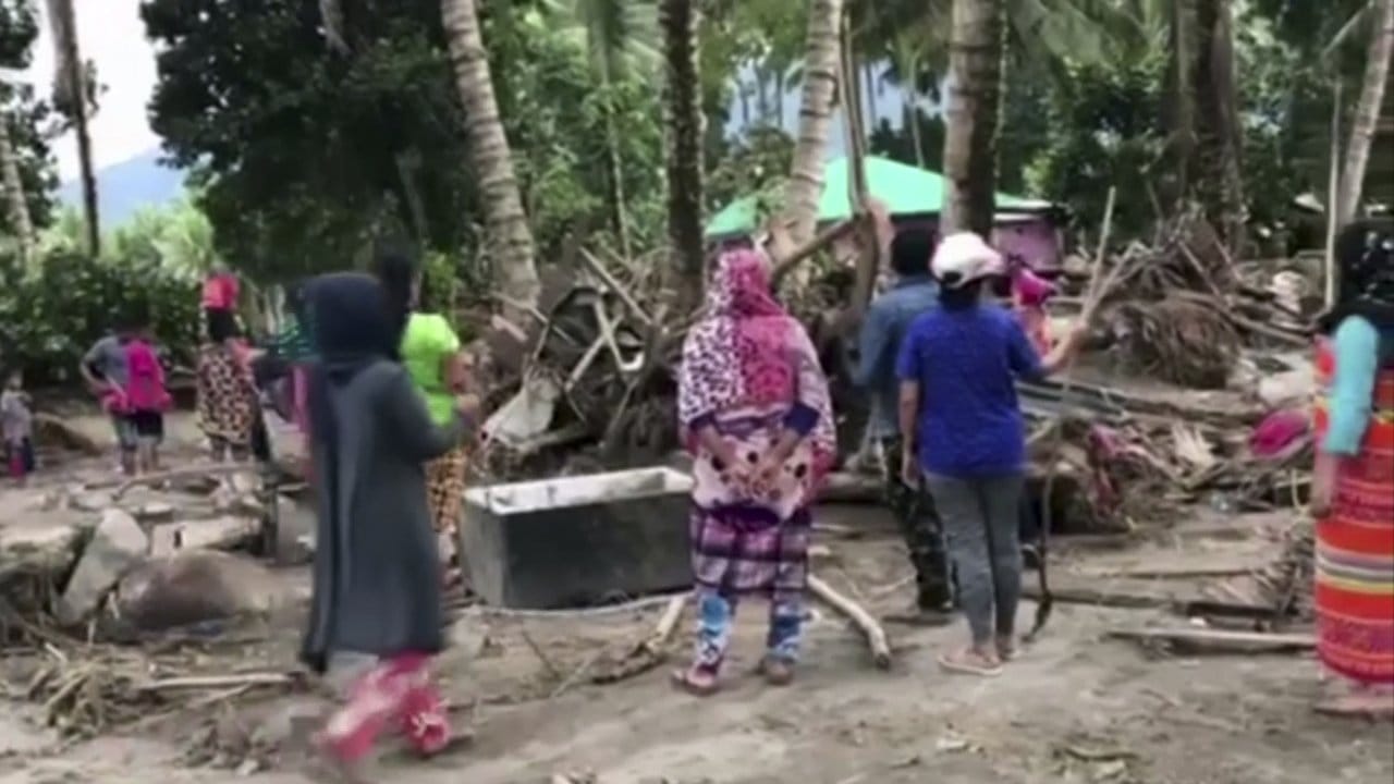 Der Taifun "Tembin" hat auf den Philippinen mehr als 240 Menschenleben gefordert. Der Taifun "Tembin" hat auf den Philippinen mehr als 240 Menschenleben gefordert.