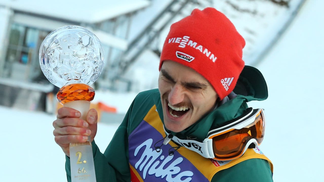 Richard Freitag freut sich nach dem Springen am Neujahrstag über seinen zweiten Platz in Garmisch-Partenkirchen. Richard Freitag freut sich nach dem Springen am Neujahrstag über seinen zweiten Platz in Garmisch-Partenkirchen.