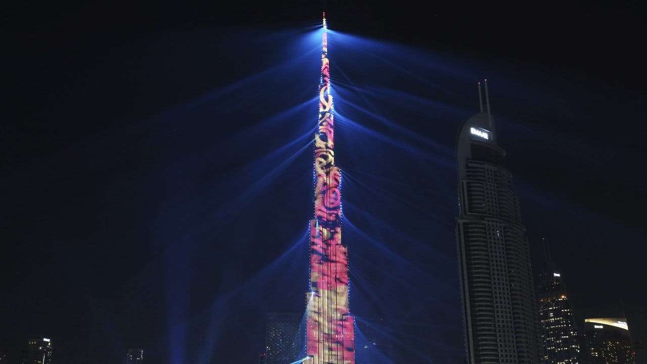 Spacy: LED-Lichter bringen dem Burj Khalifa in Dubai zum Leuchten.