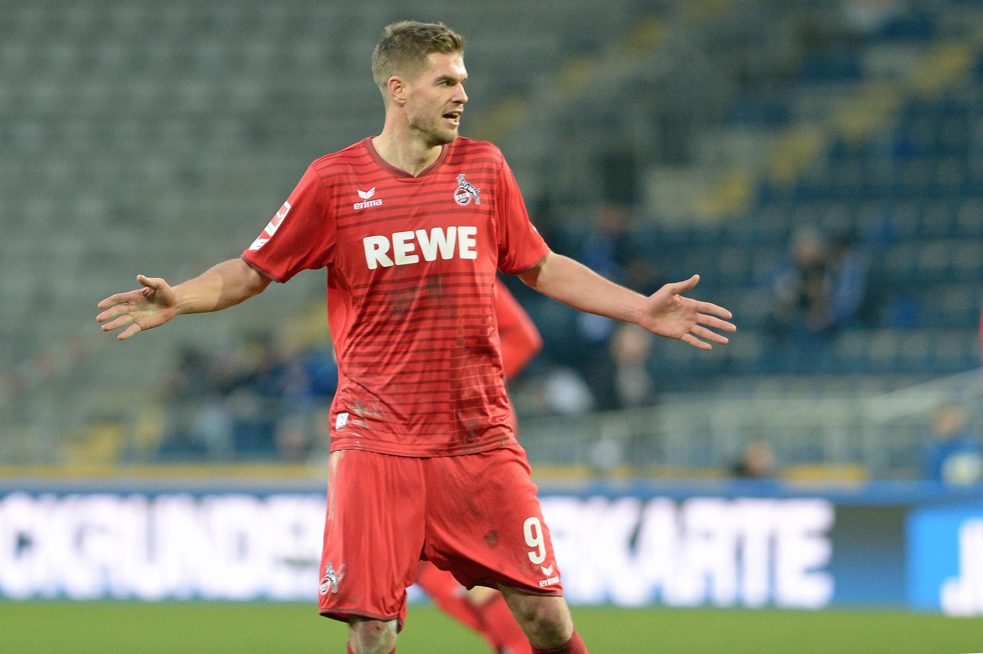 1. FC Köln: Simon Terodde kommt für drei Millionen Euro vom VfB Stuttgart.