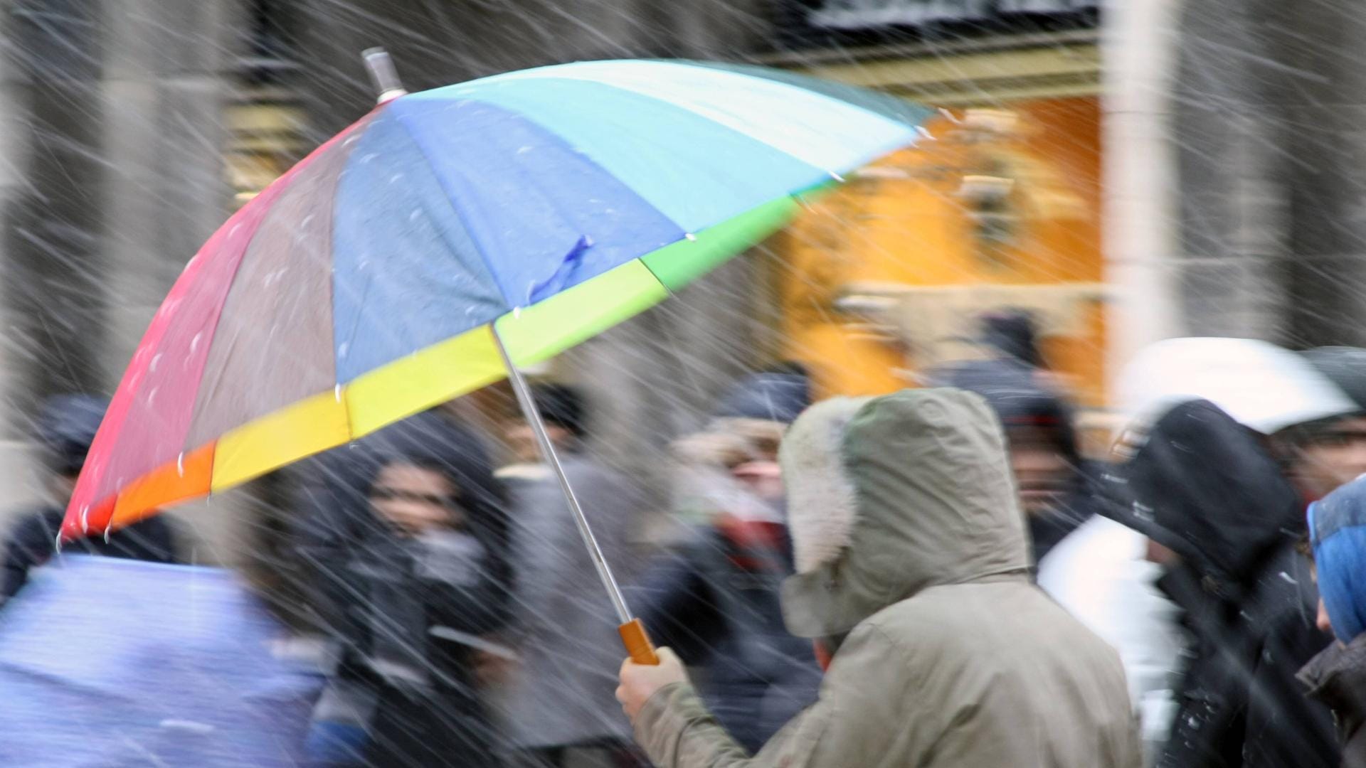Kälte, Sturm, Schnee: Diese Woche bringt alles, was den Aufenthalt im Freien ungemütlich macht.