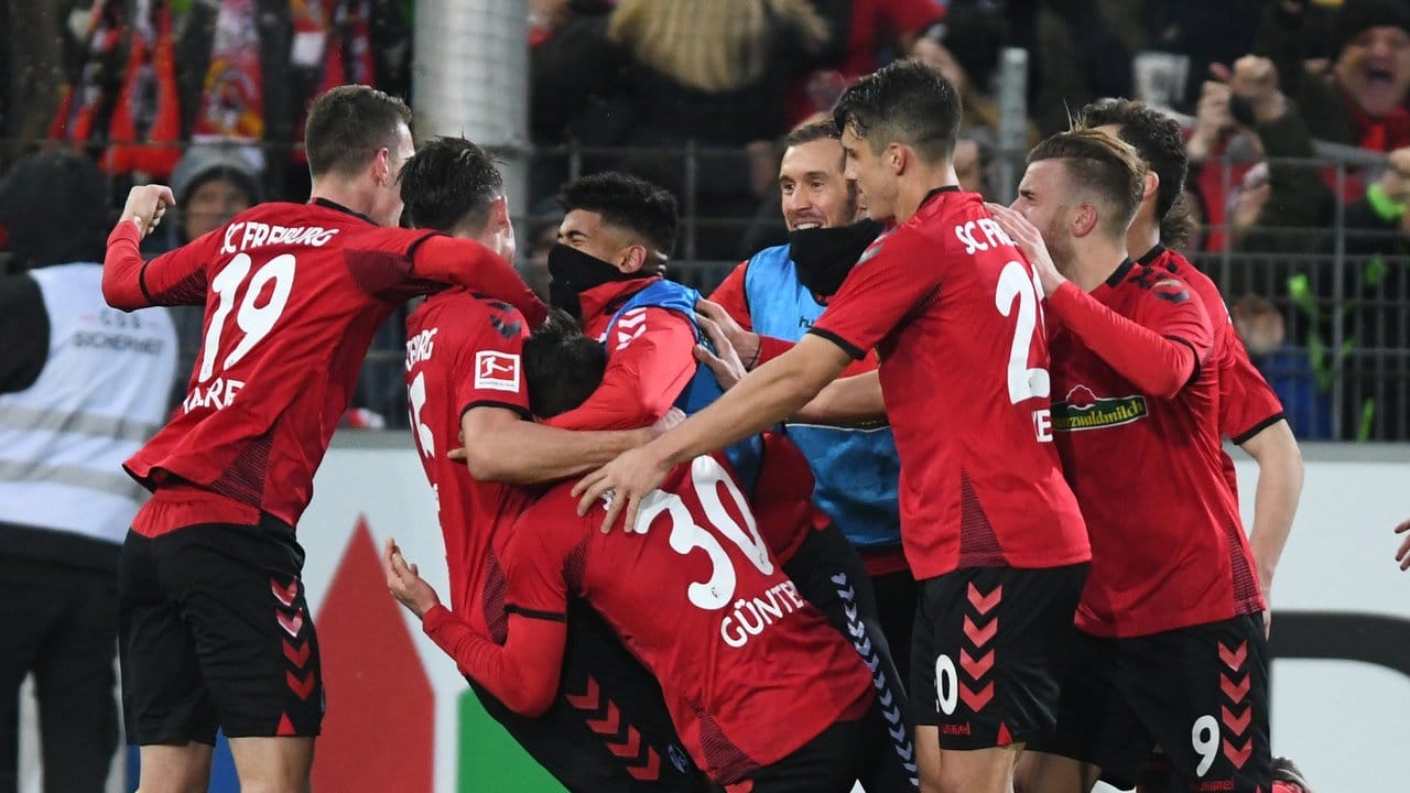 Der SC Freiburg dreht die Partie gegen Leipzig.