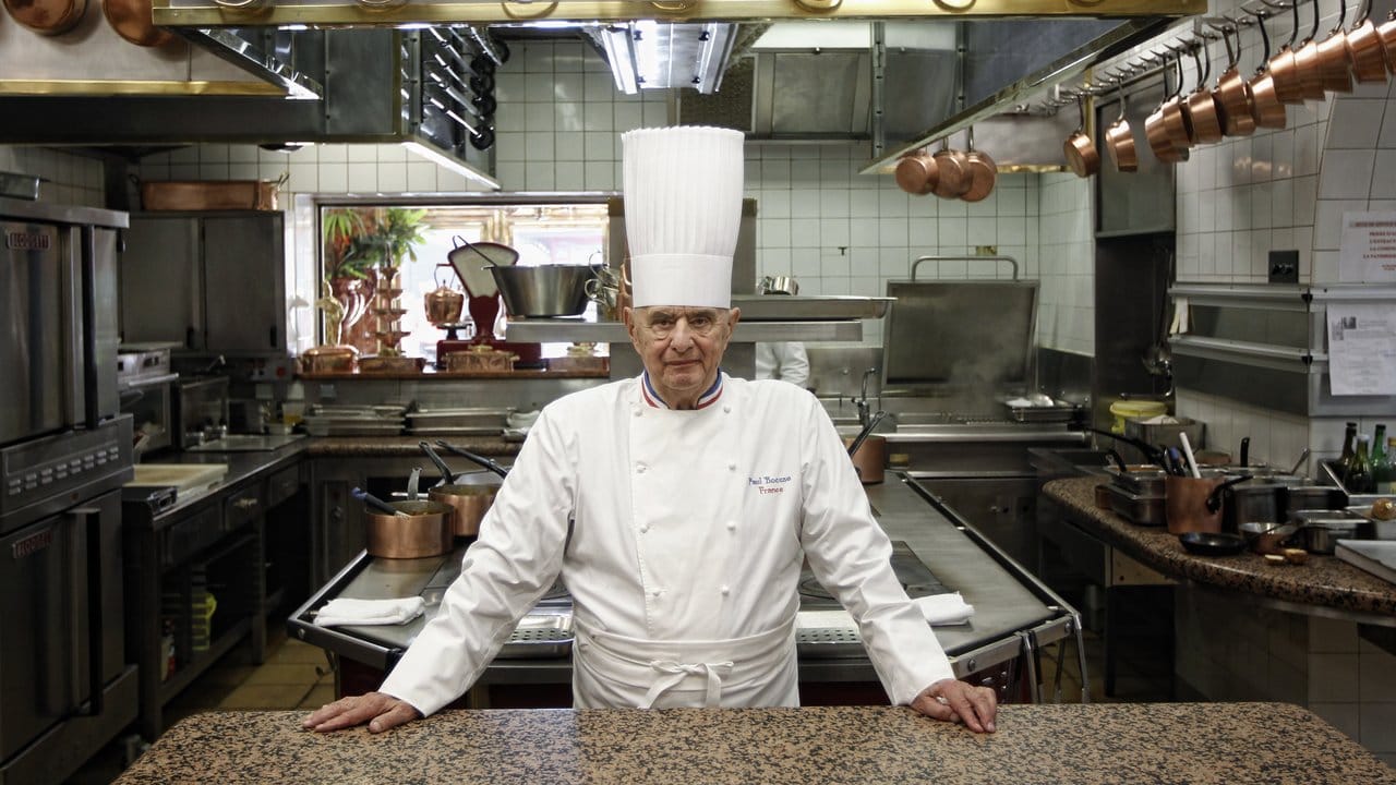 Paul Bocuse im März 2011 in der Küche seines Sternerestaurants "L’Auberge du Pont de Collonges" in Collonges-au-Mont-d’Or bei Lyon.