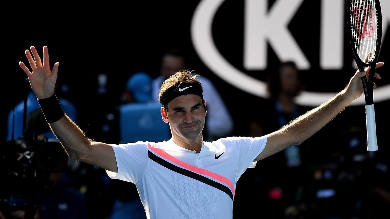 Roger Federer steht nach seinem lockeren Sieg über den Ungarn Marton Fucsovics im Viertelfinale von Melbourne.