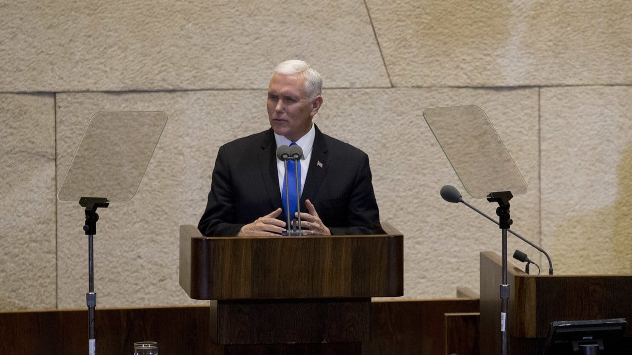 US-Vizepräsident Mike Pence spricht im israelischen Parlament in Jerusalem. US-Vizepräsident Mike Pence spricht im israelischen Parlament in Jerusalem.