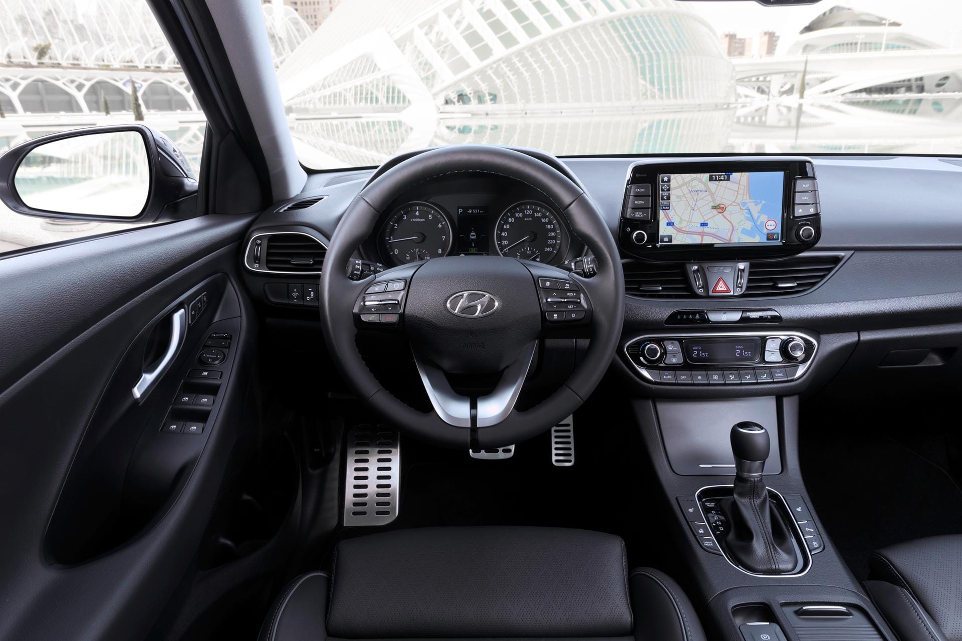 Hyundai i30-Fastback: Hyundai hat in den letzten Jahren nicht nur beim Außendesign richtig Gas gegeben, sondern auch innen.